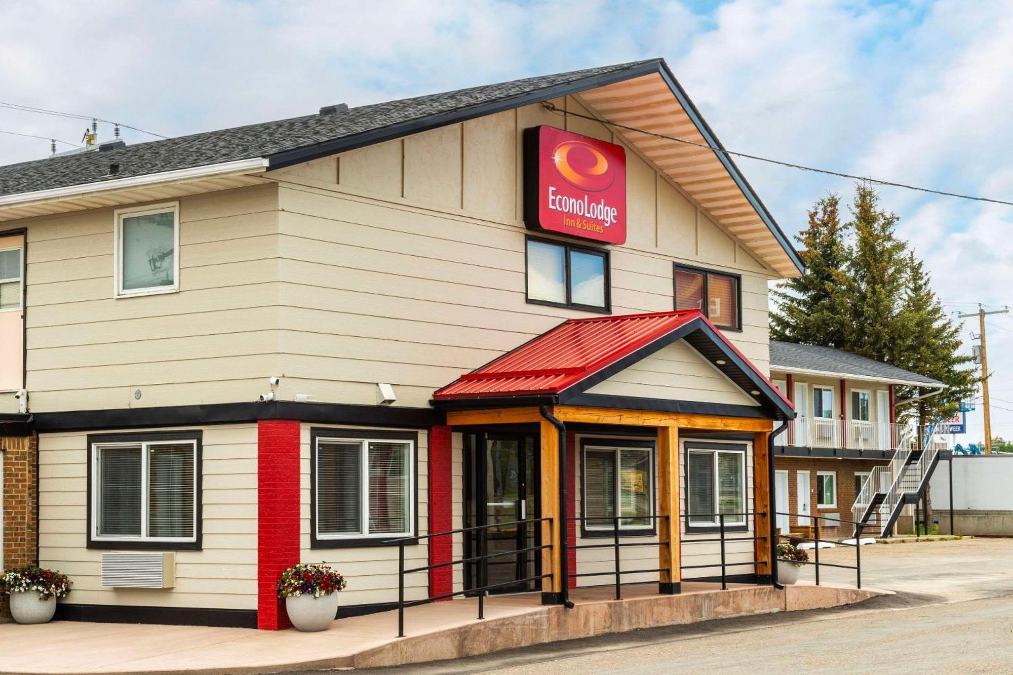 Econo Lodge Inn & Suites Pincher Creek Buitenkant foto