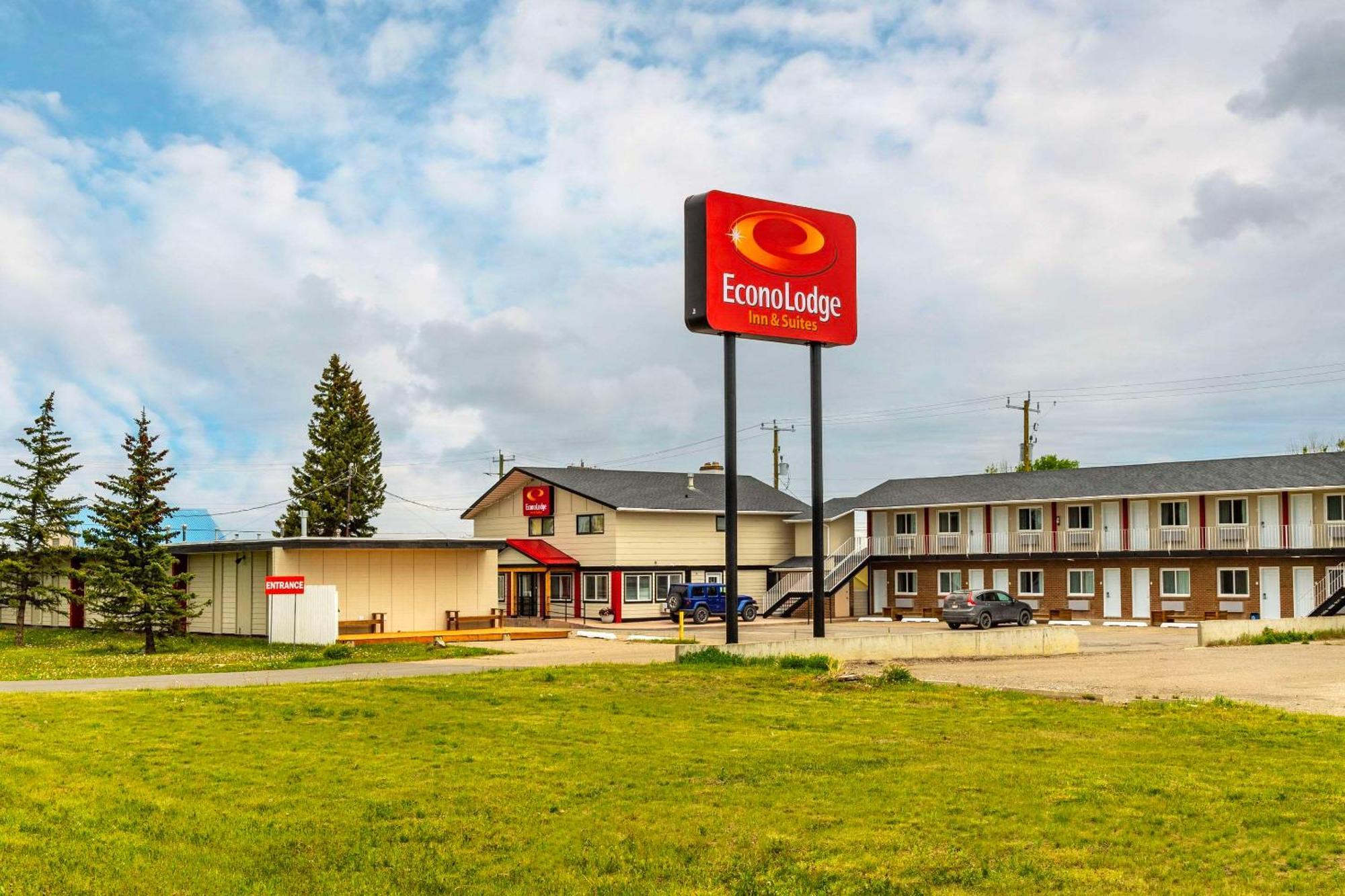 Econo Lodge Inn & Suites Pincher Creek Buitenkant foto