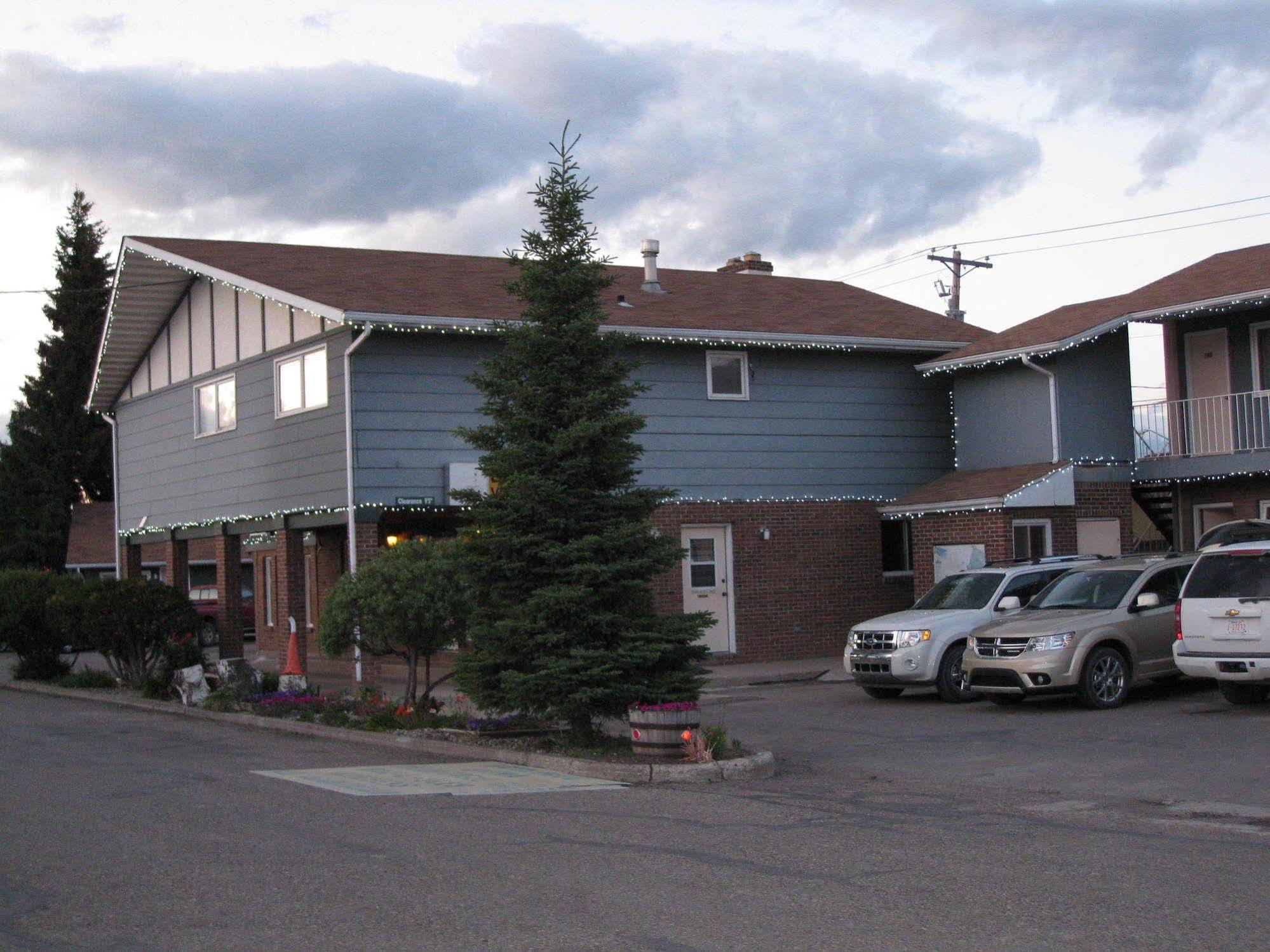 Econo Lodge Inn & Suites Pincher Creek Buitenkant foto