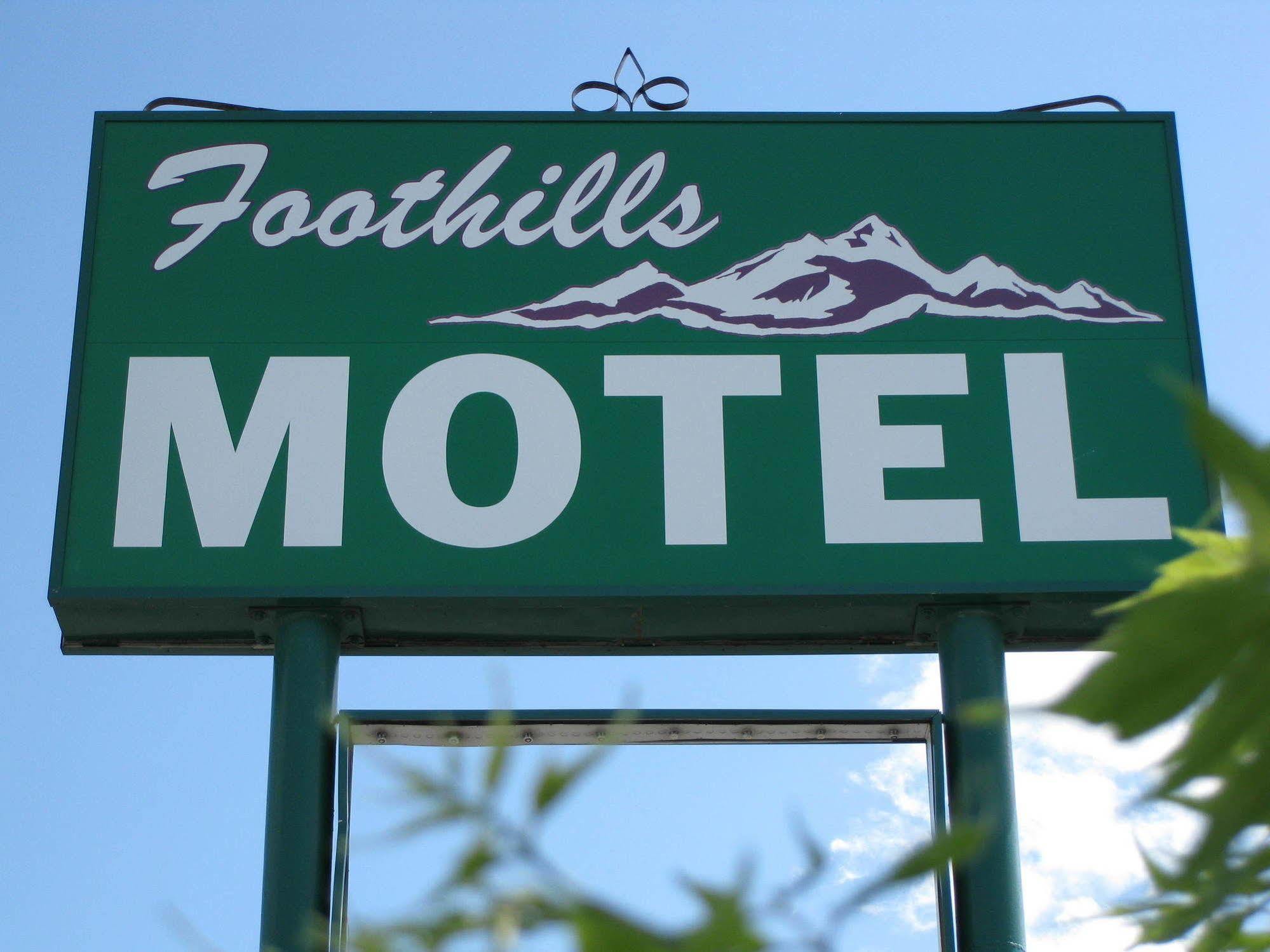Econo Lodge Inn & Suites Pincher Creek Buitenkant foto