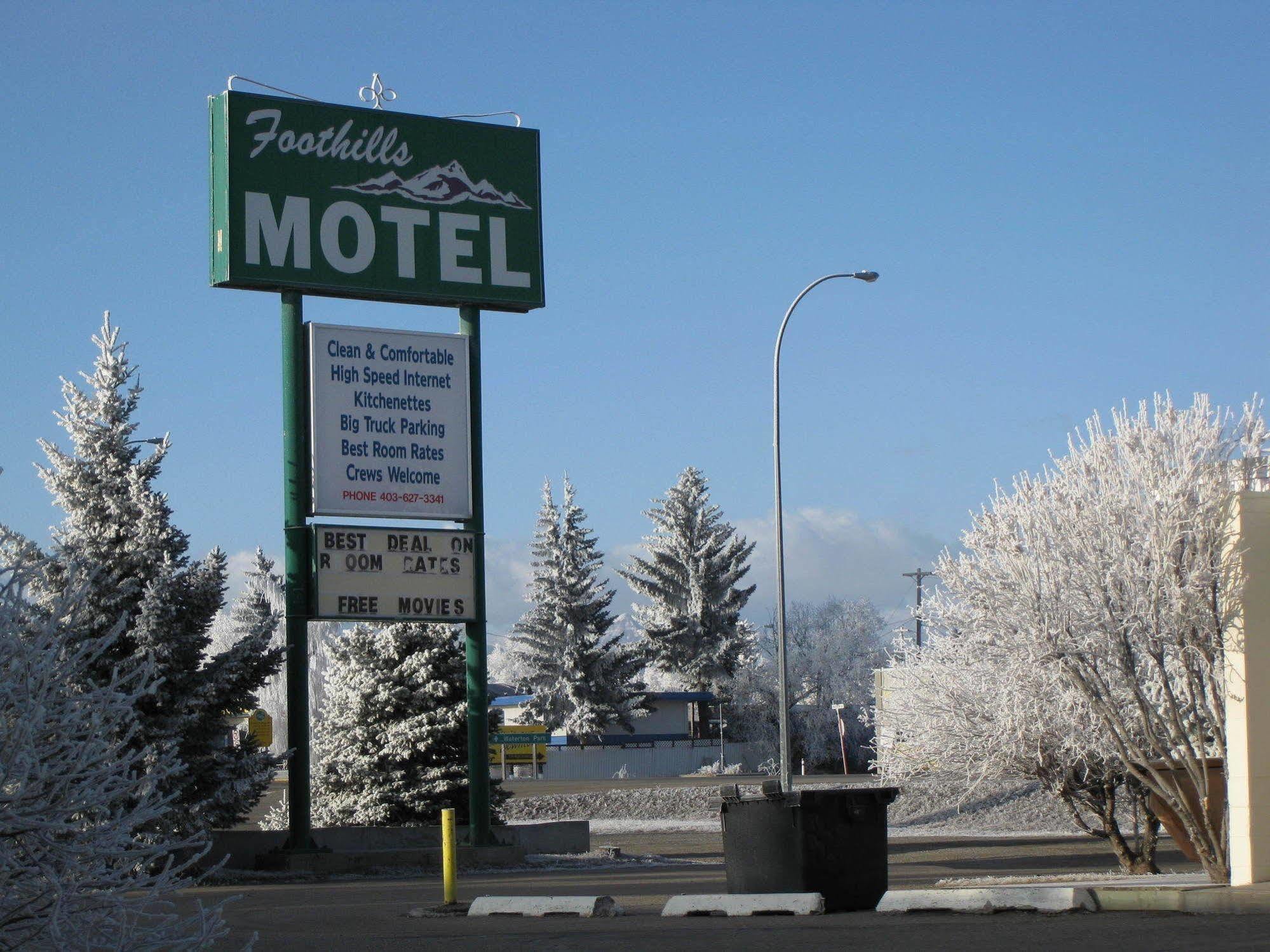 Econo Lodge Inn & Suites Pincher Creek Buitenkant foto