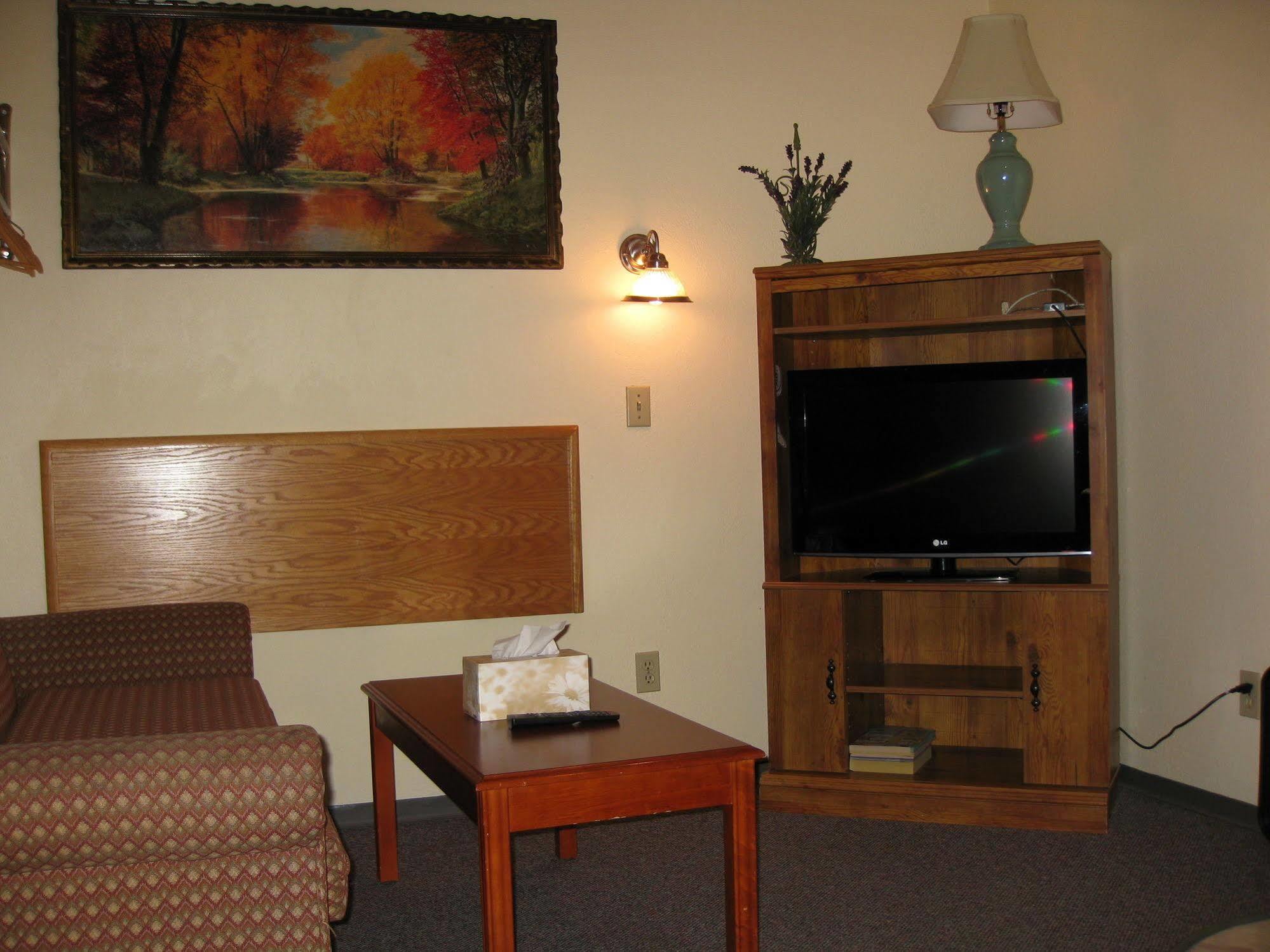 Econo Lodge Inn & Suites Pincher Creek Buitenkant foto